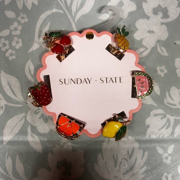 Sunday State Fruit-Themed hairclips - Picture 1 of 1